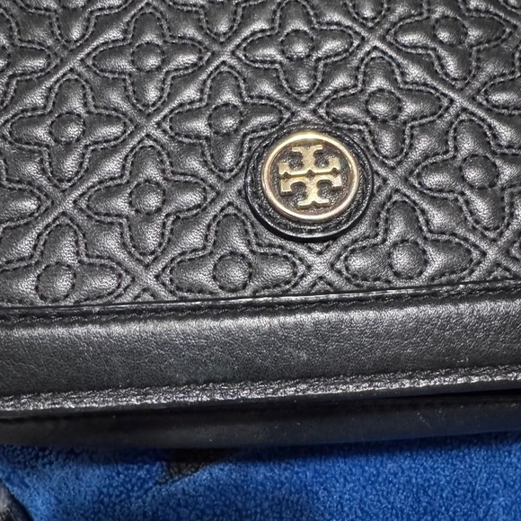 πTory Burch dark navy blue Quilted Crossbody Bag. - Picture 3 of 10
